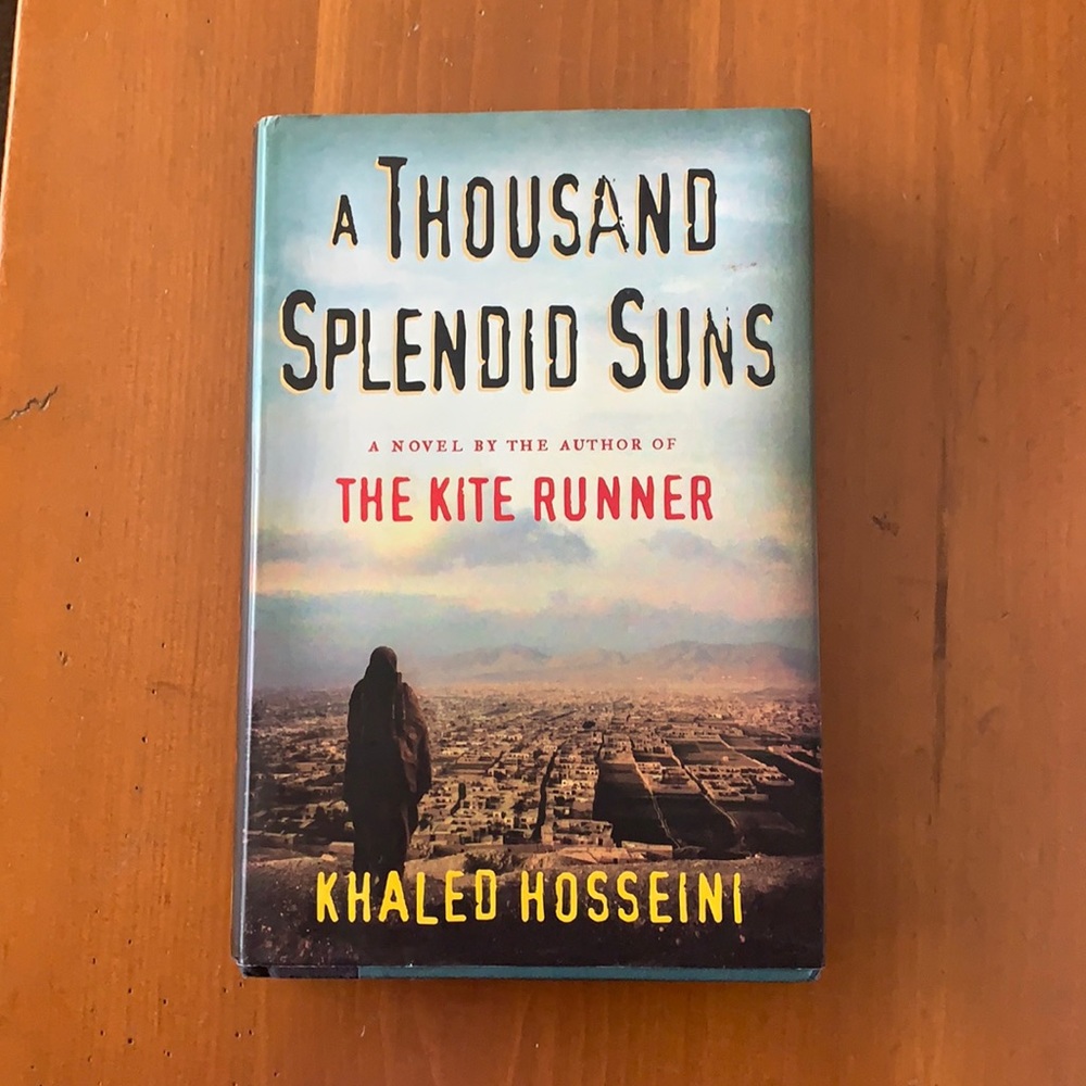 A Thousand Splendid Suns book by Khalid Hosseini